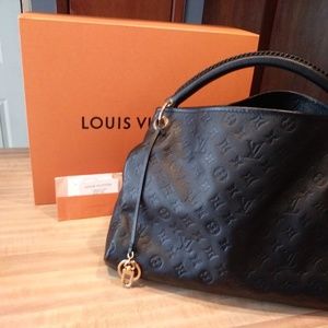 Louis Vitton purse